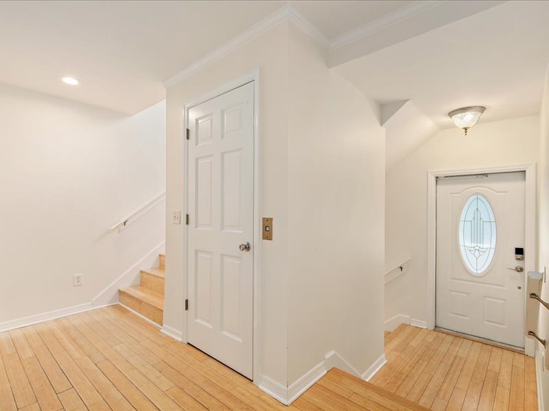 gallery images of property listing