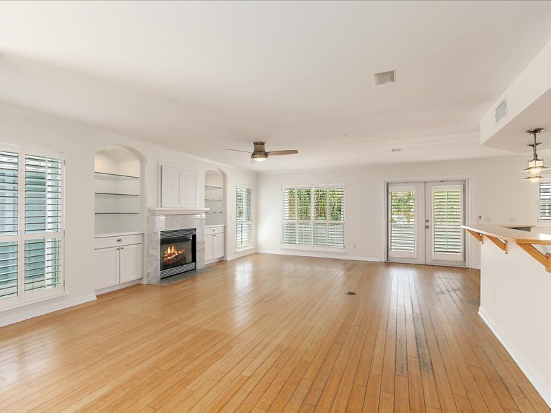 gallery images of property listing
