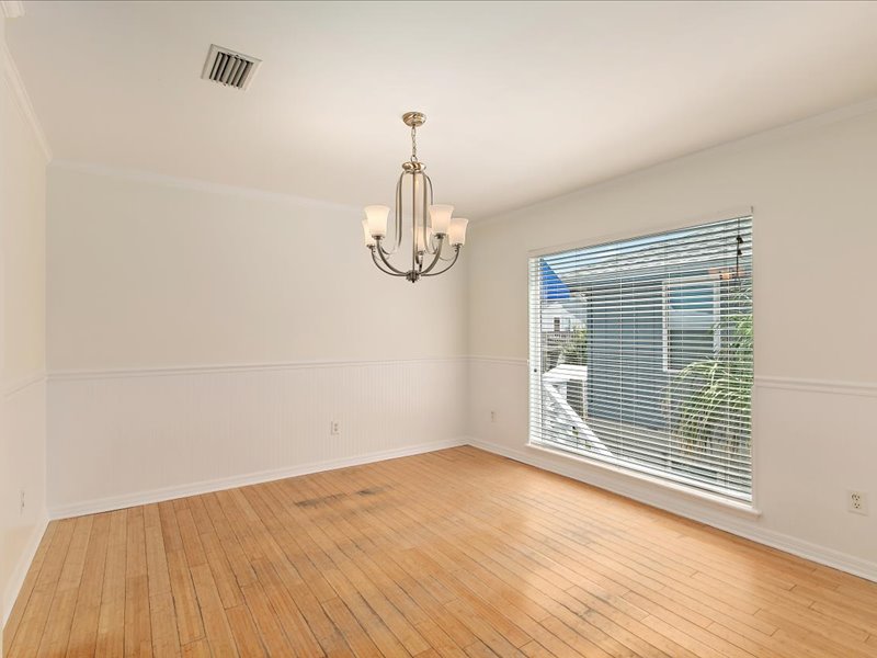 gallery images of property listing