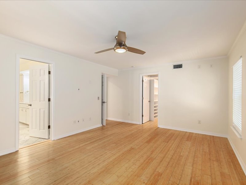 gallery images of property listing