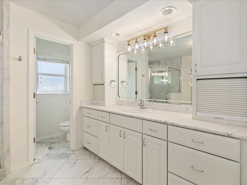 gallery images of property listing