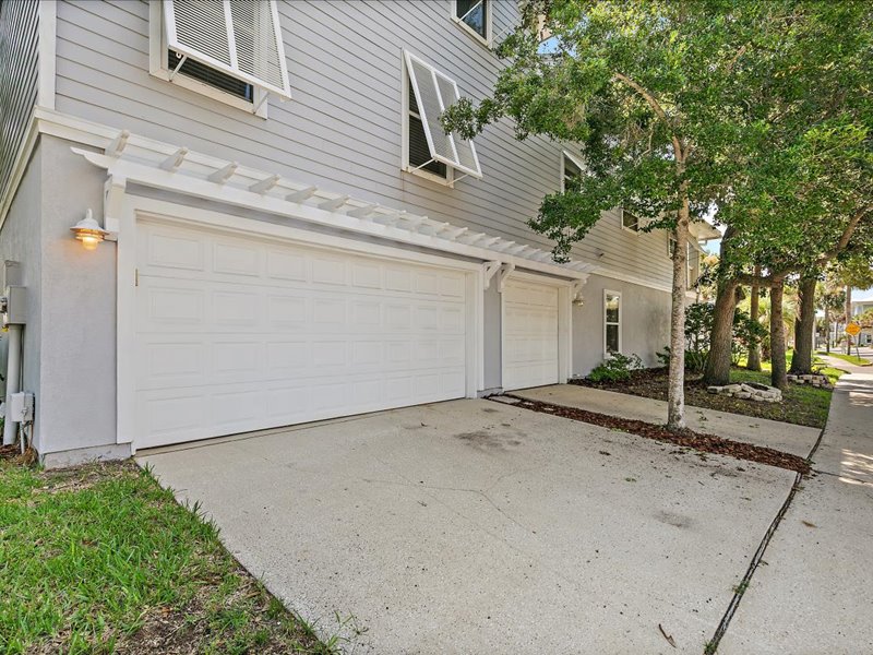 gallery images of property listing